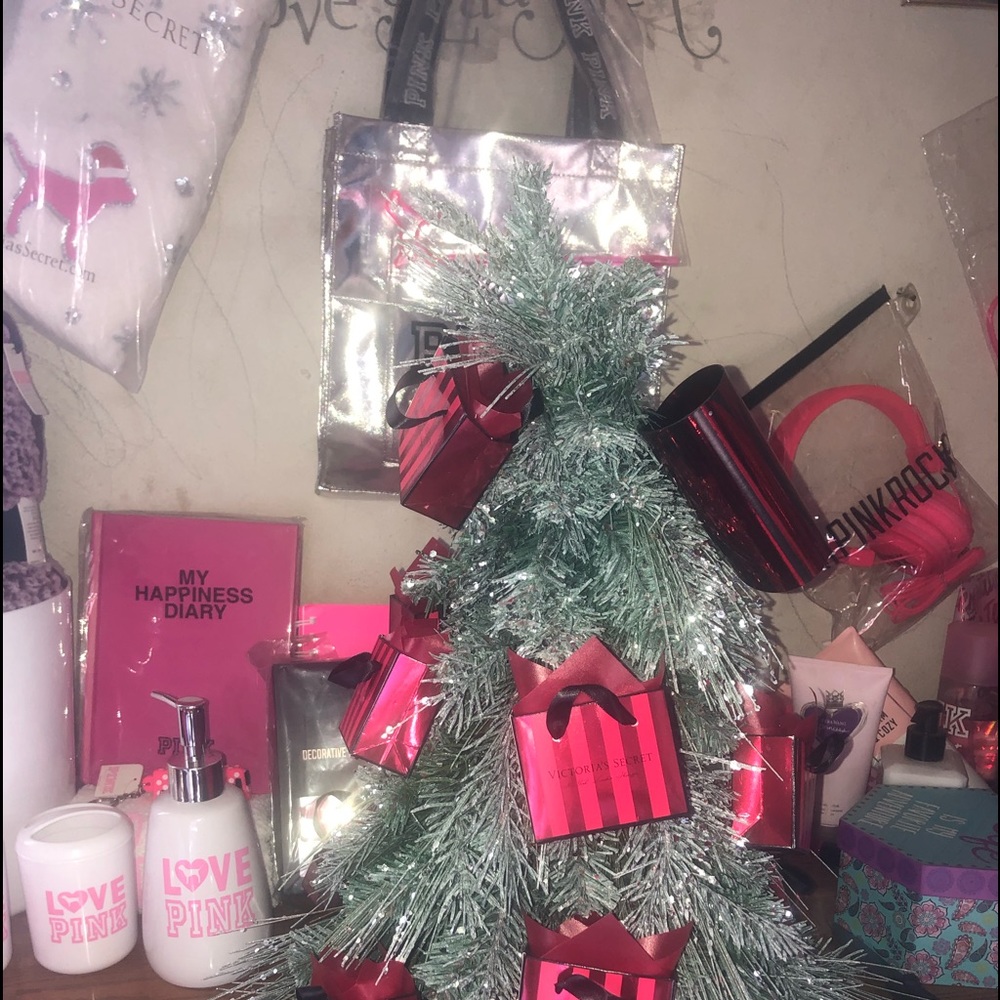 2019 Victory Secret Store Display Christmas Tree,